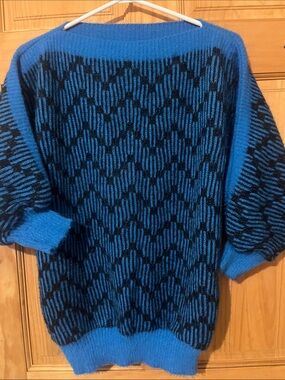 Vintage Women's Blue & Black BoatNeck -
Style Knit Sweater With 3/4 Sleeves